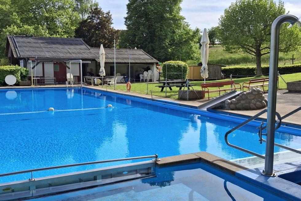 Das Schwimmbad ist badebereit 🏊‍♀️